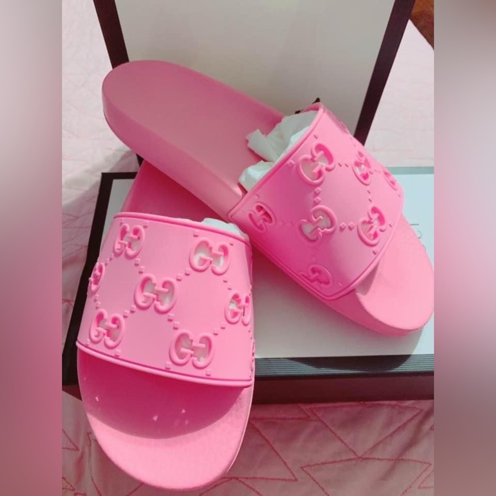 Gucci pool slides